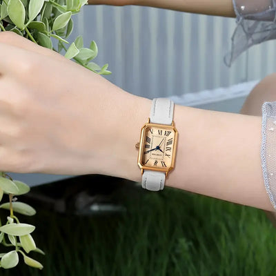 Vivelle Crest Watch | Gold