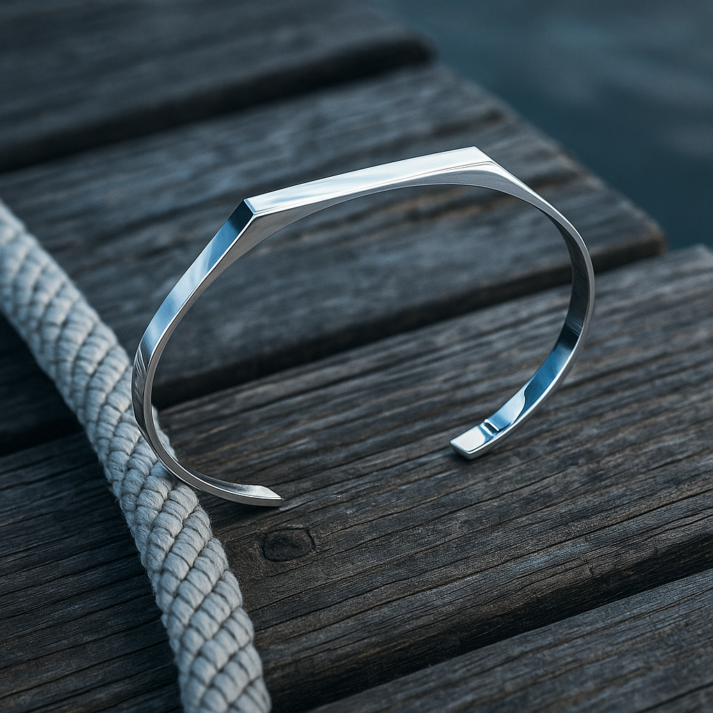 Coraline | Silver Line Bracelet