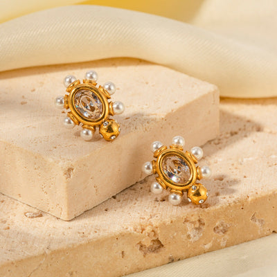 Chic Gold Earrings with Pearls