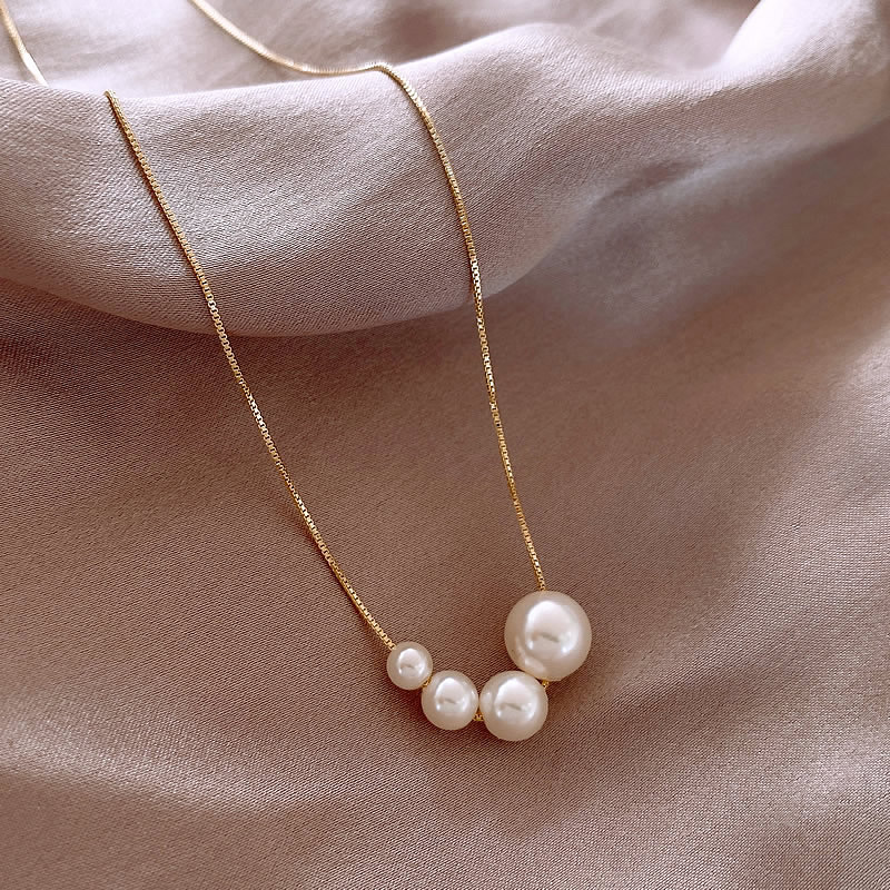ANISTON | GRADUATED PEARL NECKLACE